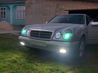 Mercedes E-Class foto 8