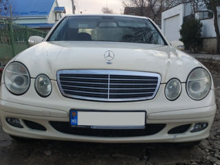 Mercedes E-Class foto 1