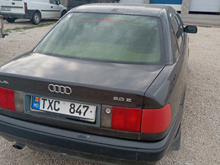 Audi 100 foto 2