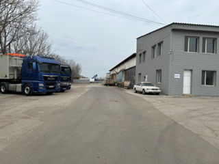 Parcare pentru camioane si autobuse 3000 m.p. naves metalic 600 m.p. in arenda, mun. Balti, stTraian foto 1