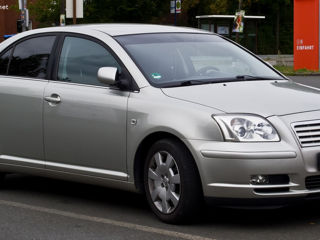 Toyota Avensis foto 1