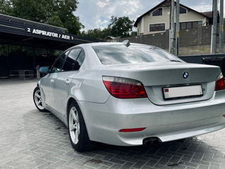 BMW 5 Series foto 3