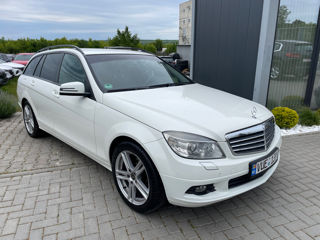 Mercedes C-Class foto 2