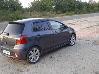 Toyota Yaris foto 2