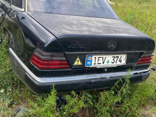 Mercedes Series (W124)