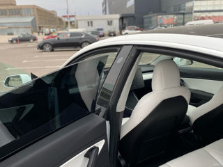 Tesla Model 3 foto 6