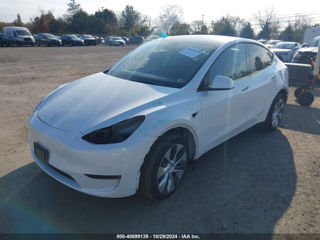 Tesla Model Y foto 3