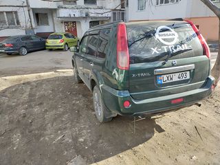 Nissan X-Trail foto 2