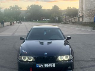 BMW 5 Series foto 1