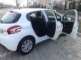 Peugeot 208 foto 3