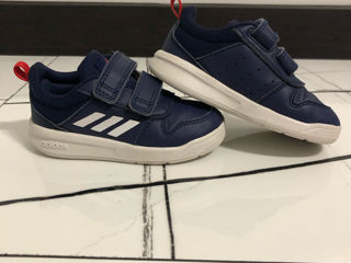 Adidasi / ghete marca Adidas mar. 23 foto 2