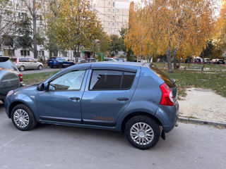 Dacia Sandero foto 2