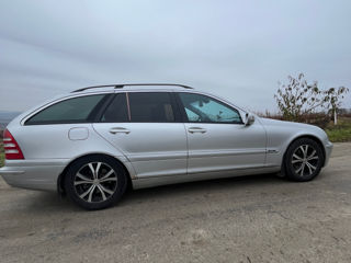 Mercedes C-Class foto 7