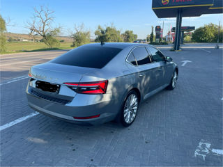 Skoda Superb foto 2