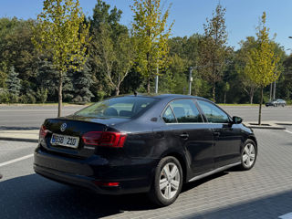 Volkswagen Jetta foto 3