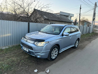 Mitsubishi Outlander foto 3