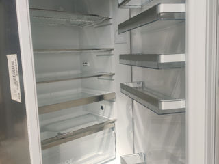 Встраиваемый холодильник.