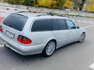 Mercedes E-Class foto 2