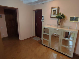 Apartament cu 2 camere, 70 m², Botanica, Chișinău