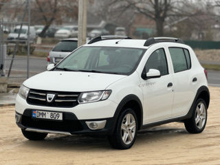 Dacia Sandero foto 2