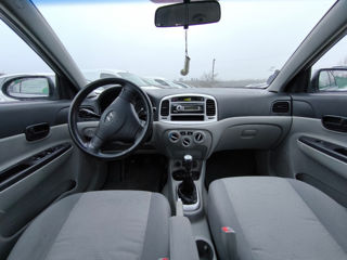 Hyundai Accent foto 6