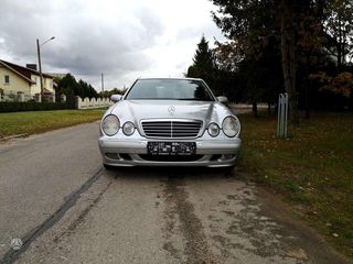 Mercedes E Class foto 2