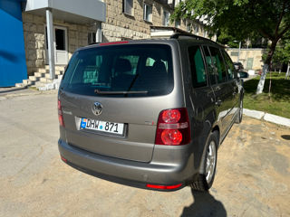 Volkswagen Touran foto 6