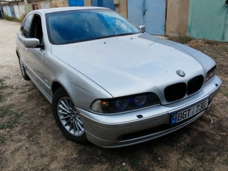 BMW 5 Series foto 4