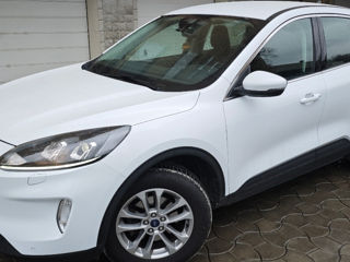 Ford Kuga foto 2