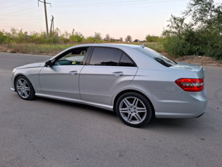 Mercedes E-Class foto 2