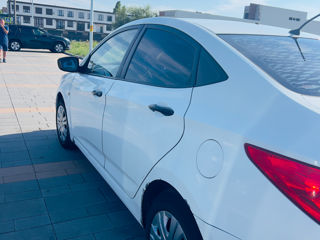 Hyundai Accent foto 4