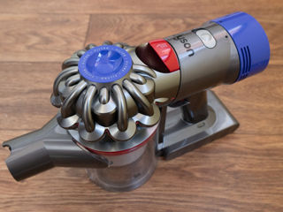 Dyson v8 foto 1