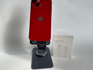 iPhone 13 red 128 gb foto 2