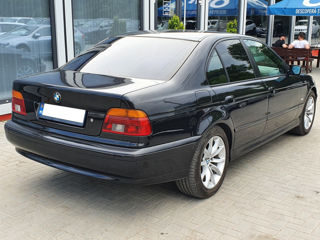 BMW 5 Series foto 4