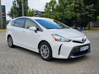 Toyota Prius v