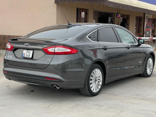 Ford Fusion foto 2