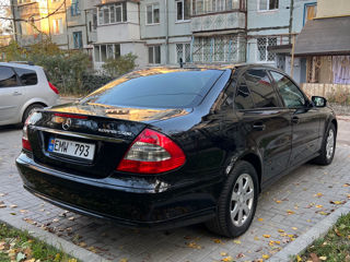 Mercedes E-Class foto 2