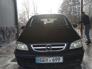 Opel Zafira foto 2