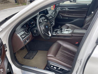 BMW 7 Series foto 14