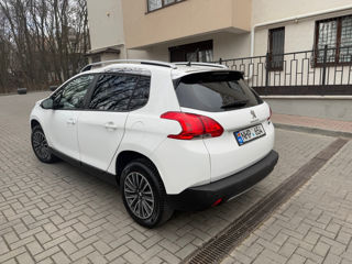 Peugeot 2008 foto 4