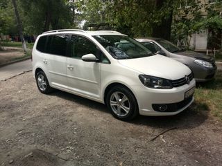 Volkswagen Touran foto 1