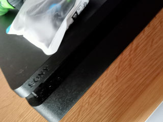 Vând PlayStation 4!! foto 3