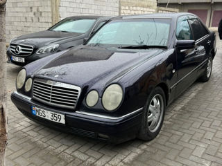 Mercedes E-Class foto 2