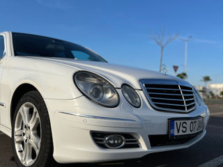 Mercedes E-Class foto 2