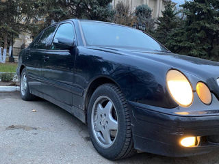 Mercedes E-Class foto 6