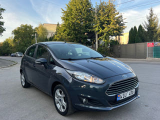 Ford Fiesta foto 1