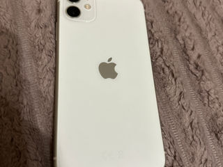 Vând IPhone 11