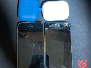 2 iPhone 5, air pords 1, air pods pro