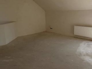 Se vinde apartament in 3 nivele in Gratiesti cu intrare separata 38.000 Euro foto 7