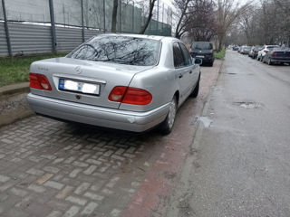 Mercedes E-Class foto 4